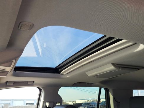 Used 2015 GMC Yukon Denali w/ Premium Package image 19