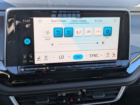 New 2026 Volkswagen Atlas Cross Sport SEL Premium R-Line image 25