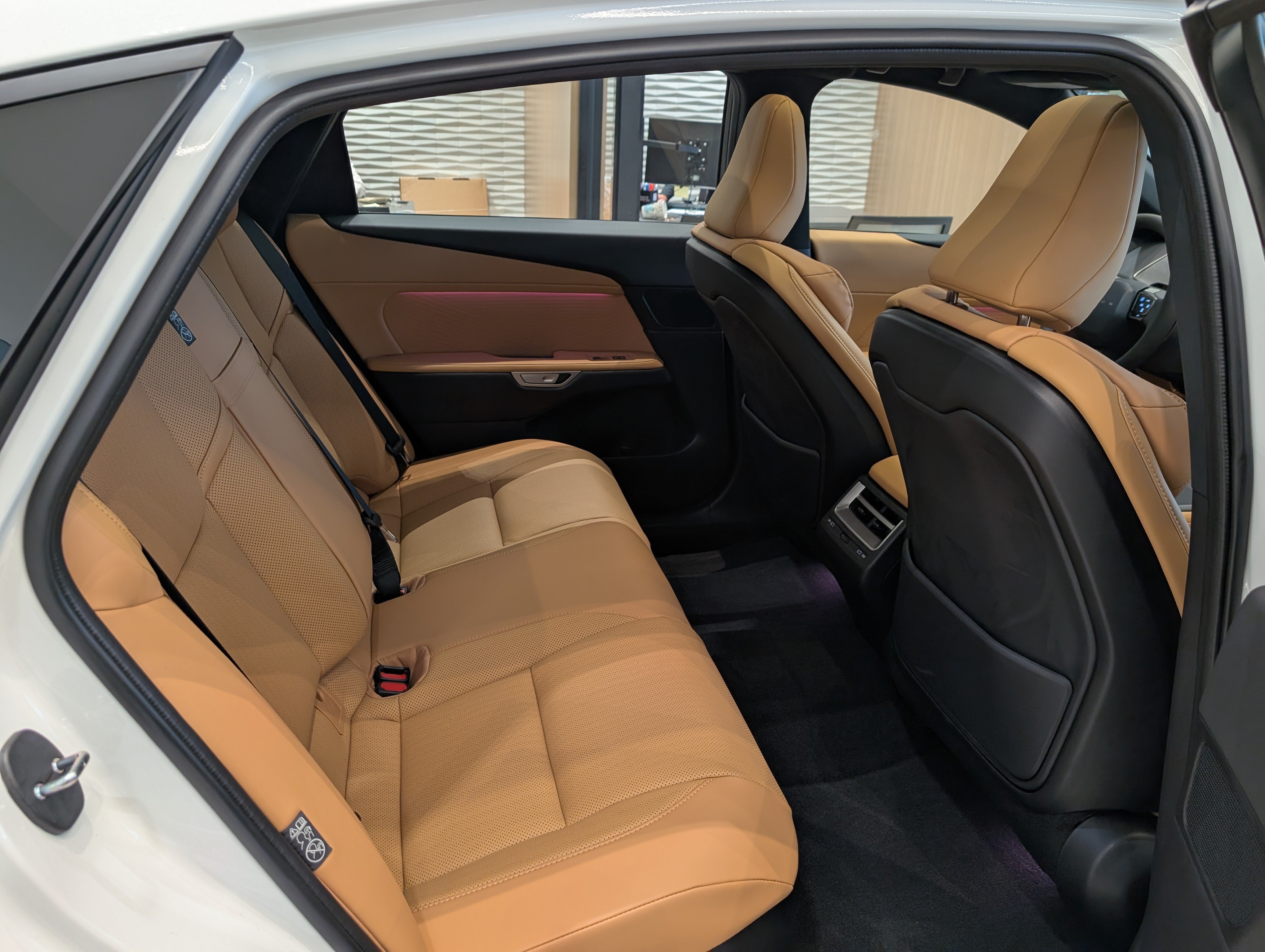 New 2026 Lexus ES 500e w/ Convenience Package AWD/4WD image 8