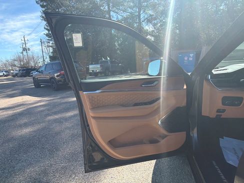 New 2025 Jeep Grand Cherokee L Summit image 17