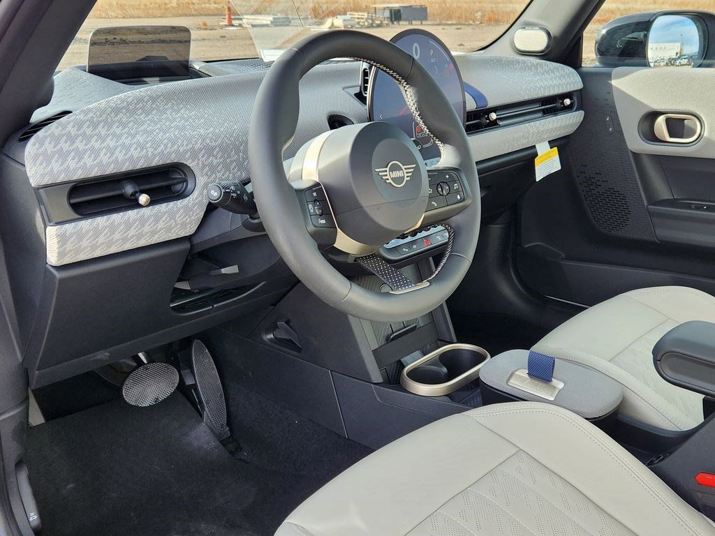 Used 2026 MINI Cooper 2-Door Hardtop FWD image 9