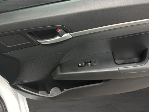 Used 2020 Hyundai Elantra SE w/ Cargo Package (C1) FWD image 17