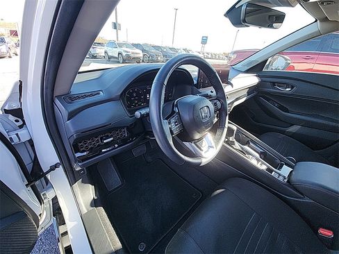 Used 2025 Honda Accord Touring image 14