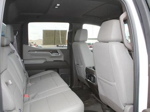 Used 2024 GMC Sierra 1500 SLT w/ SLT Premium Plus Package AWD/4WD image 19