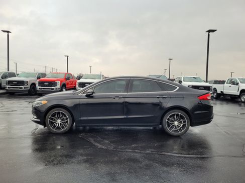 Used 2017 Ford Fusion SE w/ Fusion SE Technology Package image 7