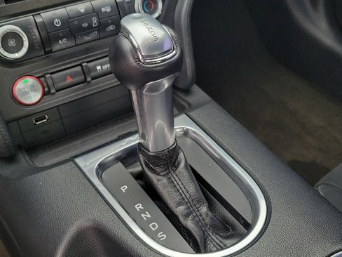 Used 2018 Ford Mustang EcoBoost image 21