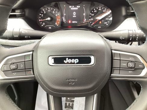 Used 2022 Jeep Compass Latitude image 12