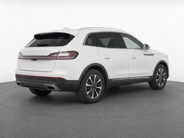 Used 2023 Lincoln Nautilus Reserve w/ Luxury Package AWD/4WD image 3