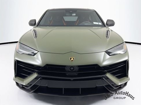 Used 2023 Lamborghini Urus Performante AWD/4WD image 2
