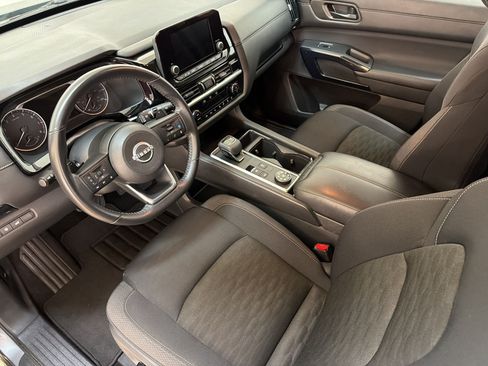 Used 2025 Nissan Pathfinder SV AWD/4WD image 4