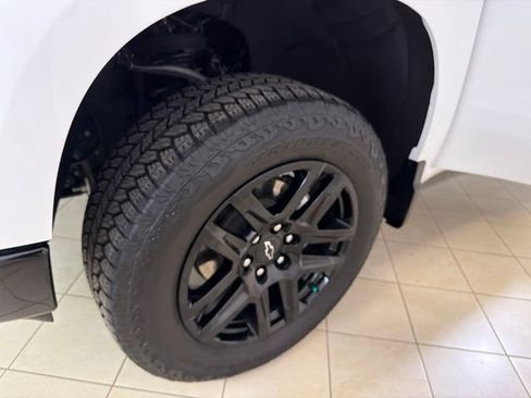 Used 2025 Chevrolet Silverado 1500 LT Trail Boss w/ Convenience Package II AWD/4WD image 30