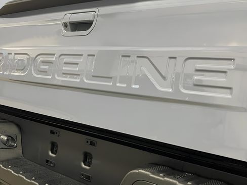 New 2026 Honda Ridgeline Black Edition image 11
