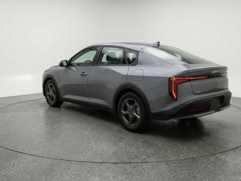 Used 2025 Kia K4 LXS FWD image 6