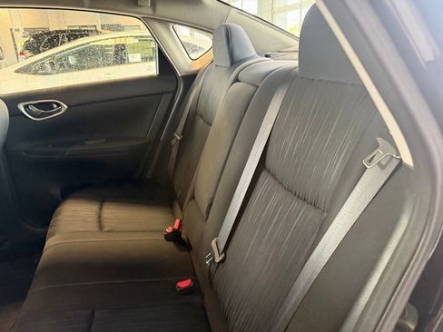 Used 2019 Nissan Sentra SV FWD image 7