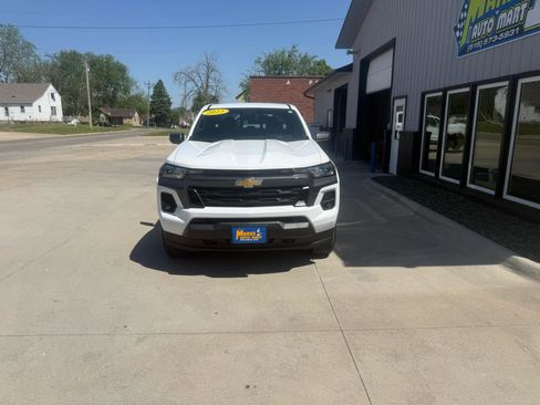 Used 2023 Chevrolet Colorado LT w/ LT Convenience Package II AWD/4WD image 2
