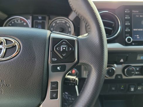 Used 2022 Toyota Tacoma SR5 AWD/4WD image 23