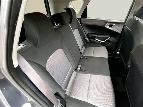 Used 2021 Kia Soul LX image 27