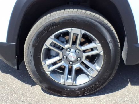 Used 2025 GMC Terrain Elevation AWD/4WD image 9