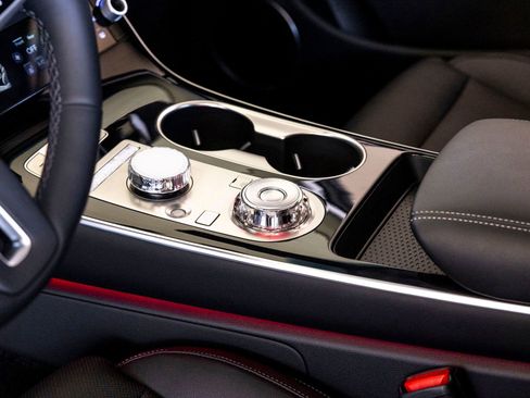 Used 2026 Genesis GV70 2.5T image 17