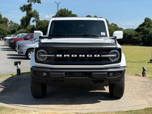 Used 2025 Ford Bronco Outer Banks AWD/4WD image 2