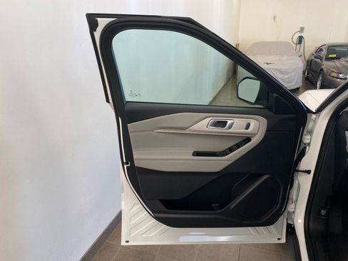 New 2026 Ford Explorer Active w/ Active Comfort Package image 16