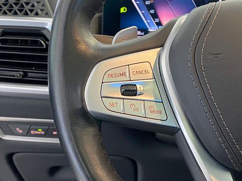 Certified 2025 BMW X7 xDrive40i image 17