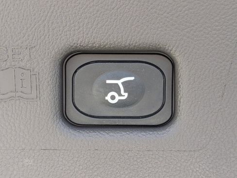 Certified 2023 Lincoln Nautilus Reserve w/ Equipment Group 201A image 8