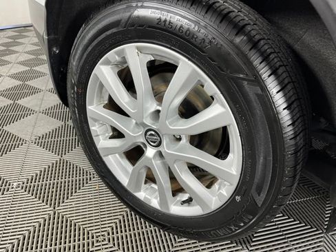 Used 2020 Nissan Rogue Sport S w/ Appearance Package FWD image 16