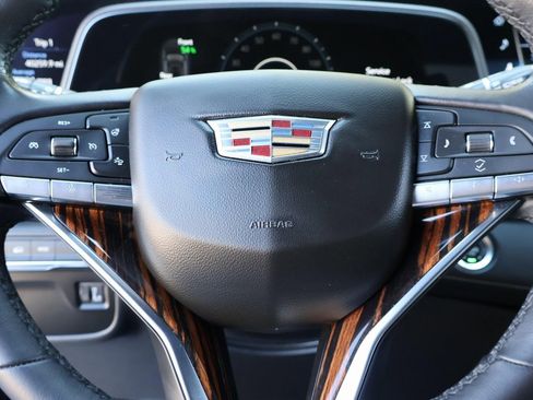 Used 2021 Cadillac Escalade Premium Luxury image 24