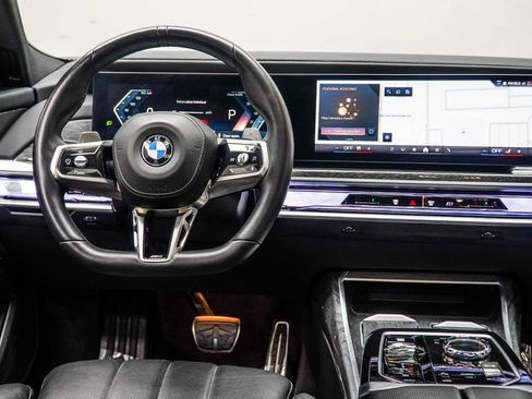 Used 2025 BMW 740i RWD image 16