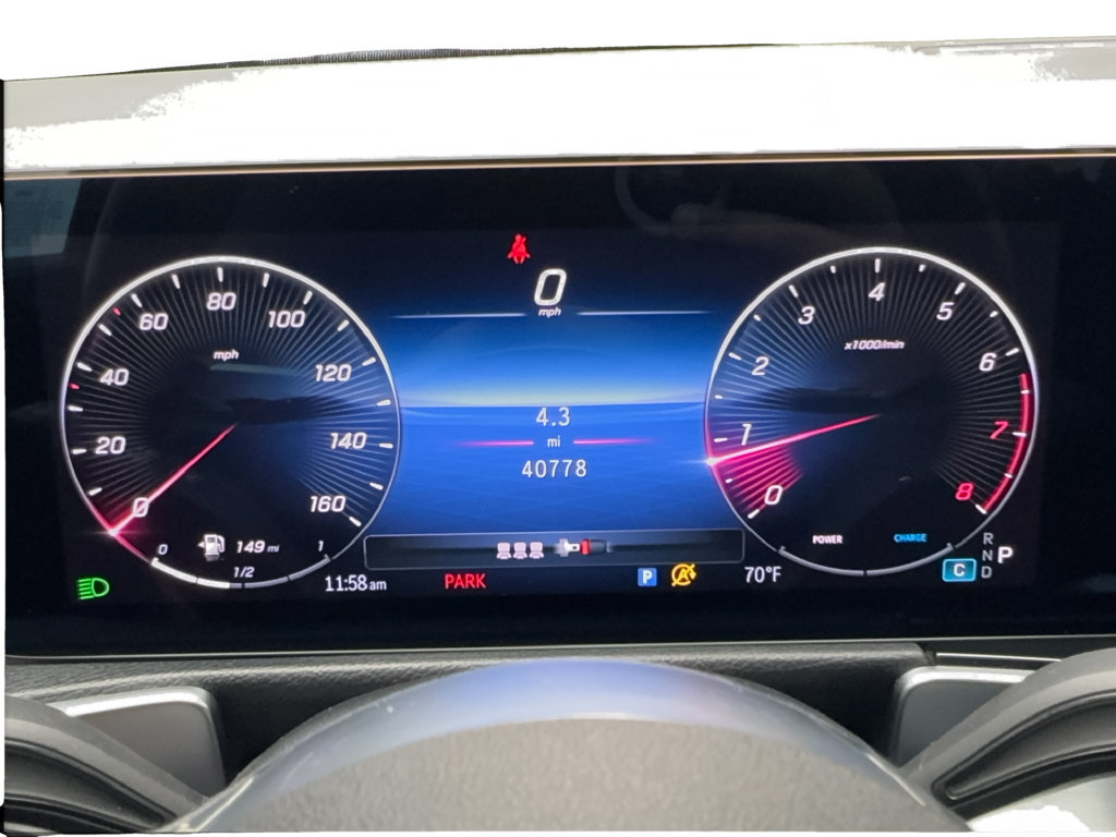 Used 2025 Mercedes-Benz GLB 250 4MATIC image 39
