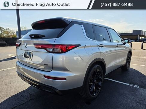 Used 2022 Mitsubishi Outlander SEL Black Edition image 7