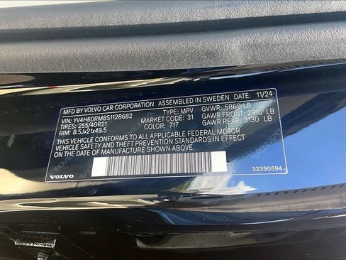 Used 2025 Volvo XC60 T8 Ultra w/ Protection Package Premier AWD/4WD image 45