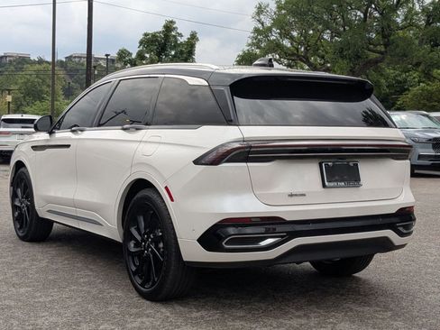 Used 2024 Lincoln Nautilus Black Label image 5