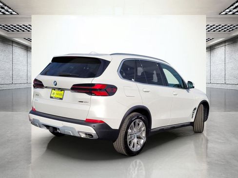 New 2026 BMW X5 xDrive40i w/ Executive Package image 6