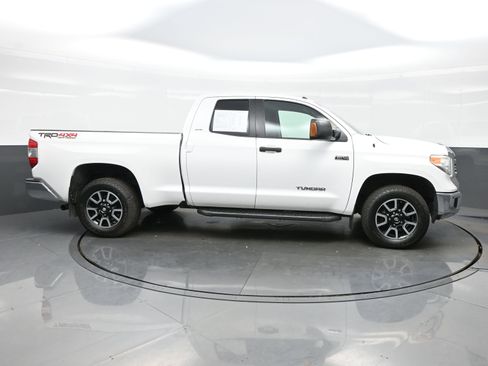 Used 2017 Toyota Tundra SR5 image 7