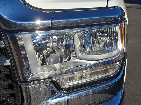 Used 2024 RAM 2500 Tradesman w/ Chrome Appearance Group image 9