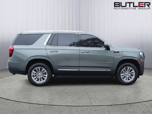 Used 2024 GMC Yukon SLT w/ SLT Luxury Package AWD/4WD image 8