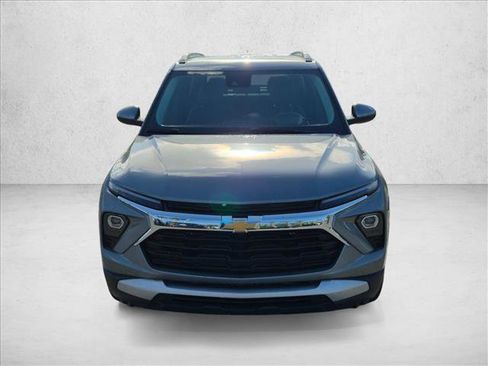 Used 2024 Chevrolet TrailBlazer LT w/ Driver Confidence Package FWD image 2