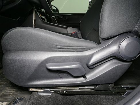 Used 2023 Toyota RAV4 LE image 32