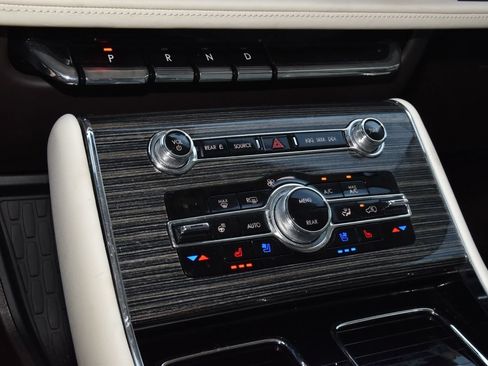 Used 2023 Lincoln Aviator Black Label AWD/4WD image 32