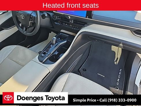 Used 2023 Toyota Crown Limited image 21