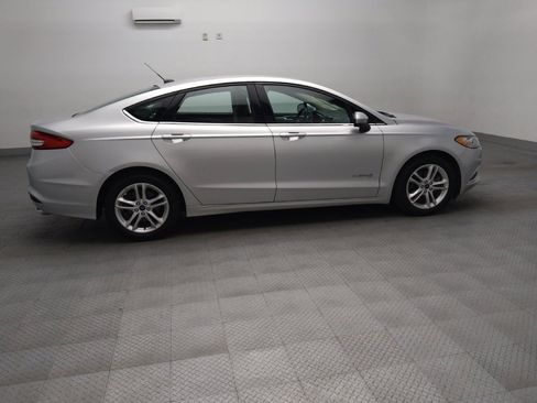 Used 2018 Ford Fusion S FWD image 10