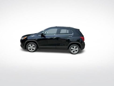 Used 2019 Chevrolet Trax LT w/ Driver Confidence Package FWD image 3