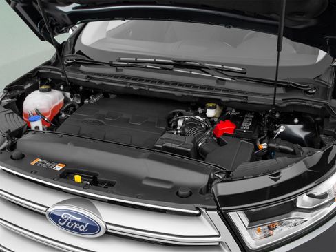 Used 2017 Ford Edge Titanium w/ Equipment Group 302A FWD image 15