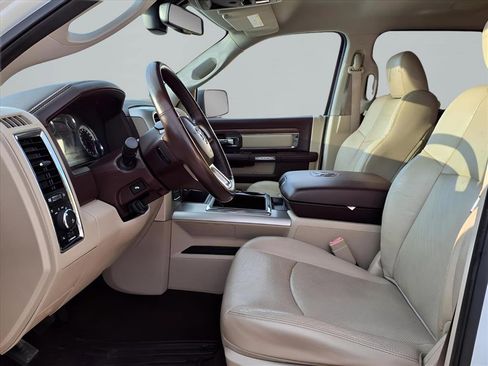 Used 2014 RAM 1500 Laramie w/ Convenience Group image 11