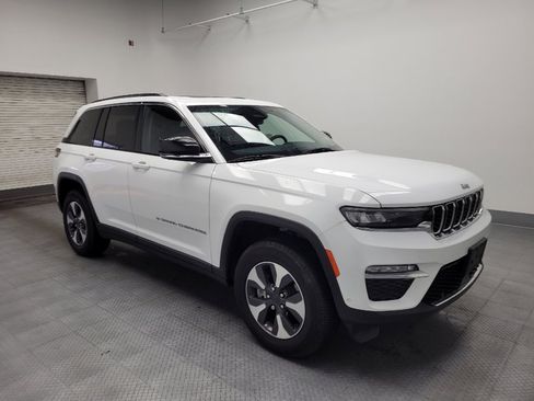 Used 2022 Jeep Grand Cherokee Limited 4xe w/ Luxury Tech Group II image 11