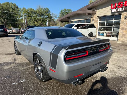 Used 2016 Dodge Challenger R/T Scat Pack w/ Leather Interior Group image 5
