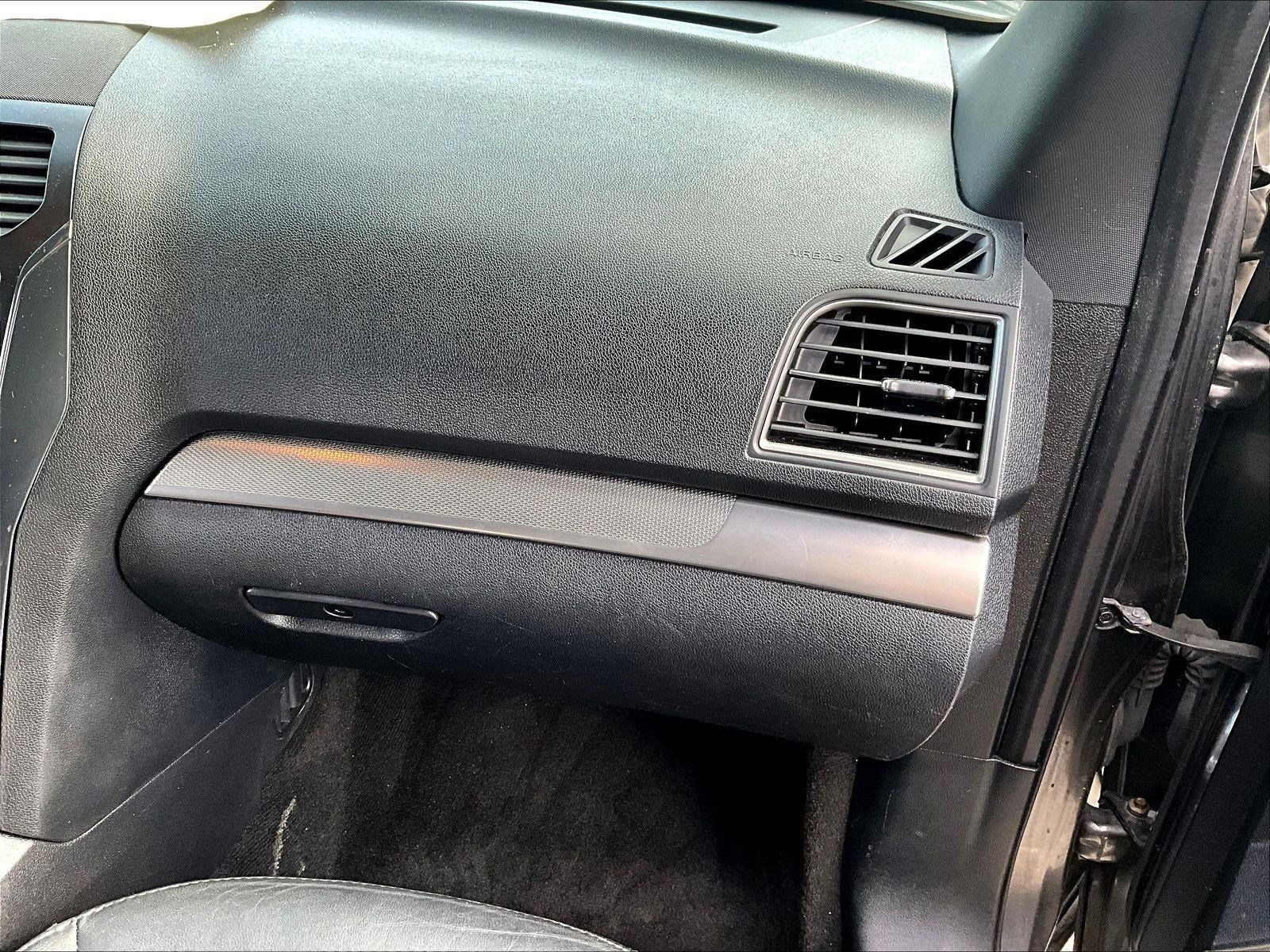 Used 2018 Ford Explorer XLT w/ Equipment Group 202A FWD image 27