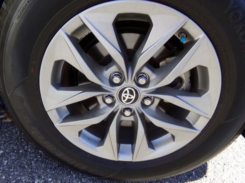 Used 2024 Toyota Sienna XLE image 71